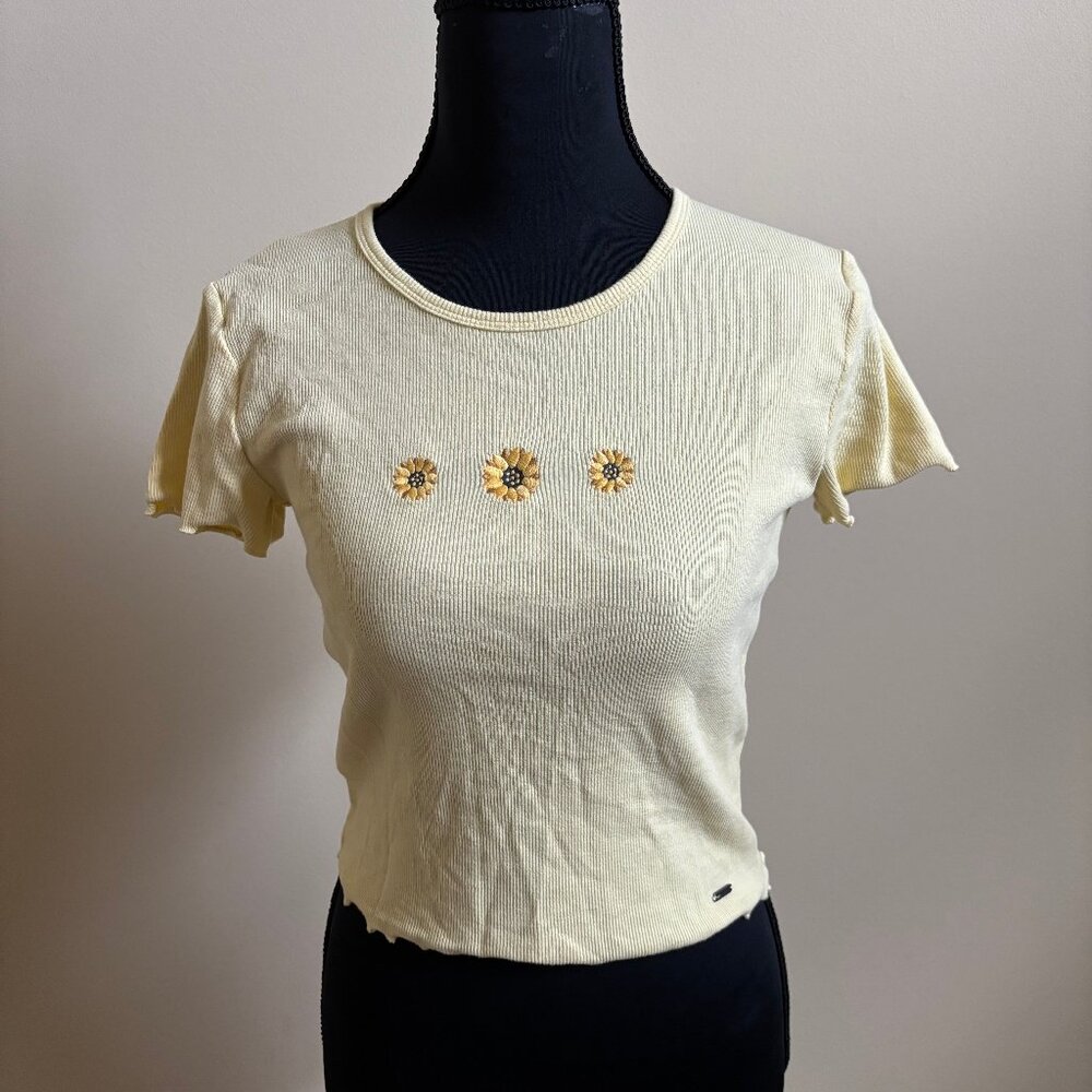 Hollister Baby Tee – XS – Yellow with Sunflower Embroidery